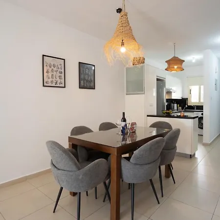 Casa Frida Townhouse Mit Grosser Poollandschaft * بافوس