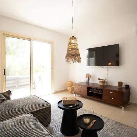 בית נופש Casa Frida Townhouse Mit Grosser Poollandschaft פאפוס